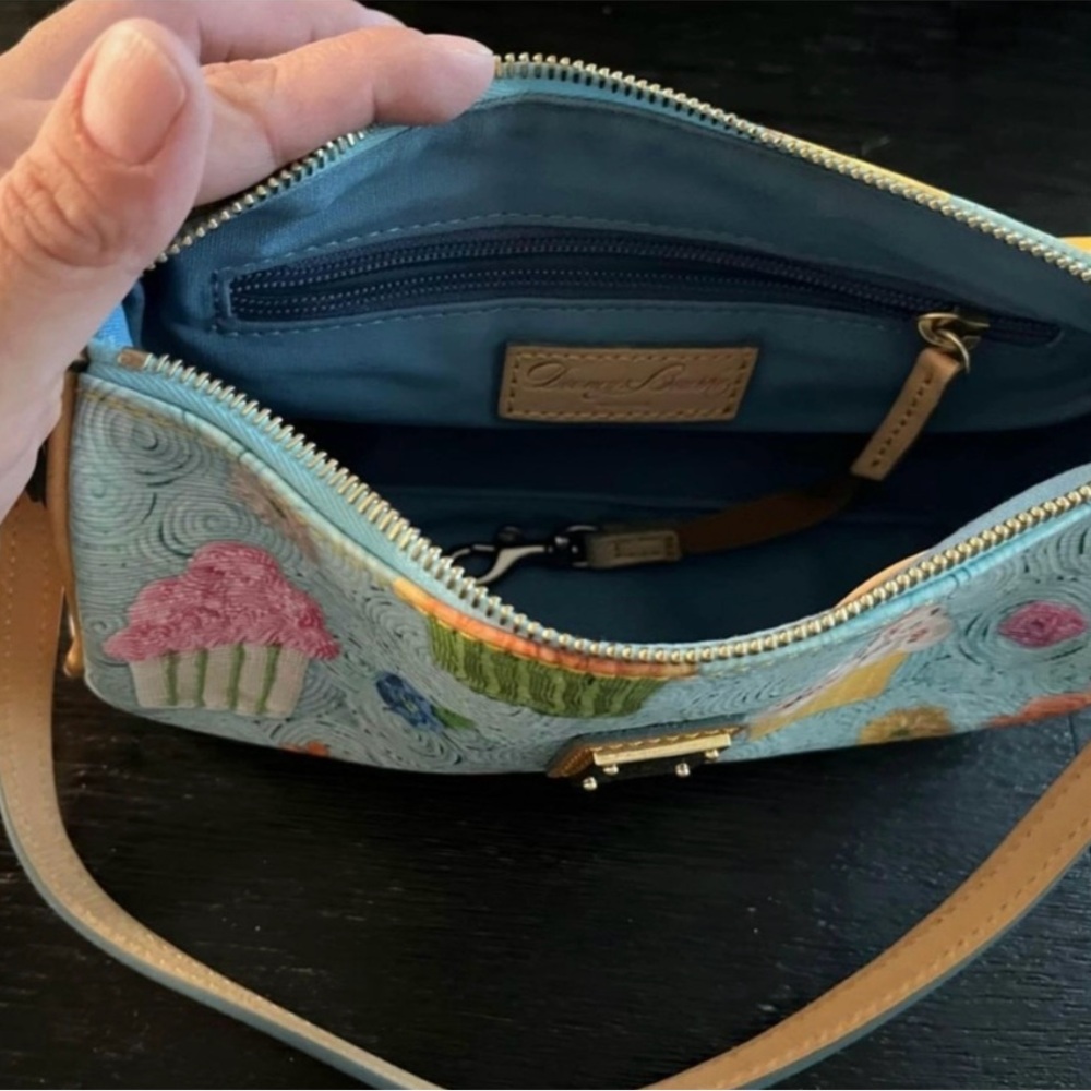 EUC Dooney & Bourke Cupcake Print Barrel Bag - Picture 4 of 7